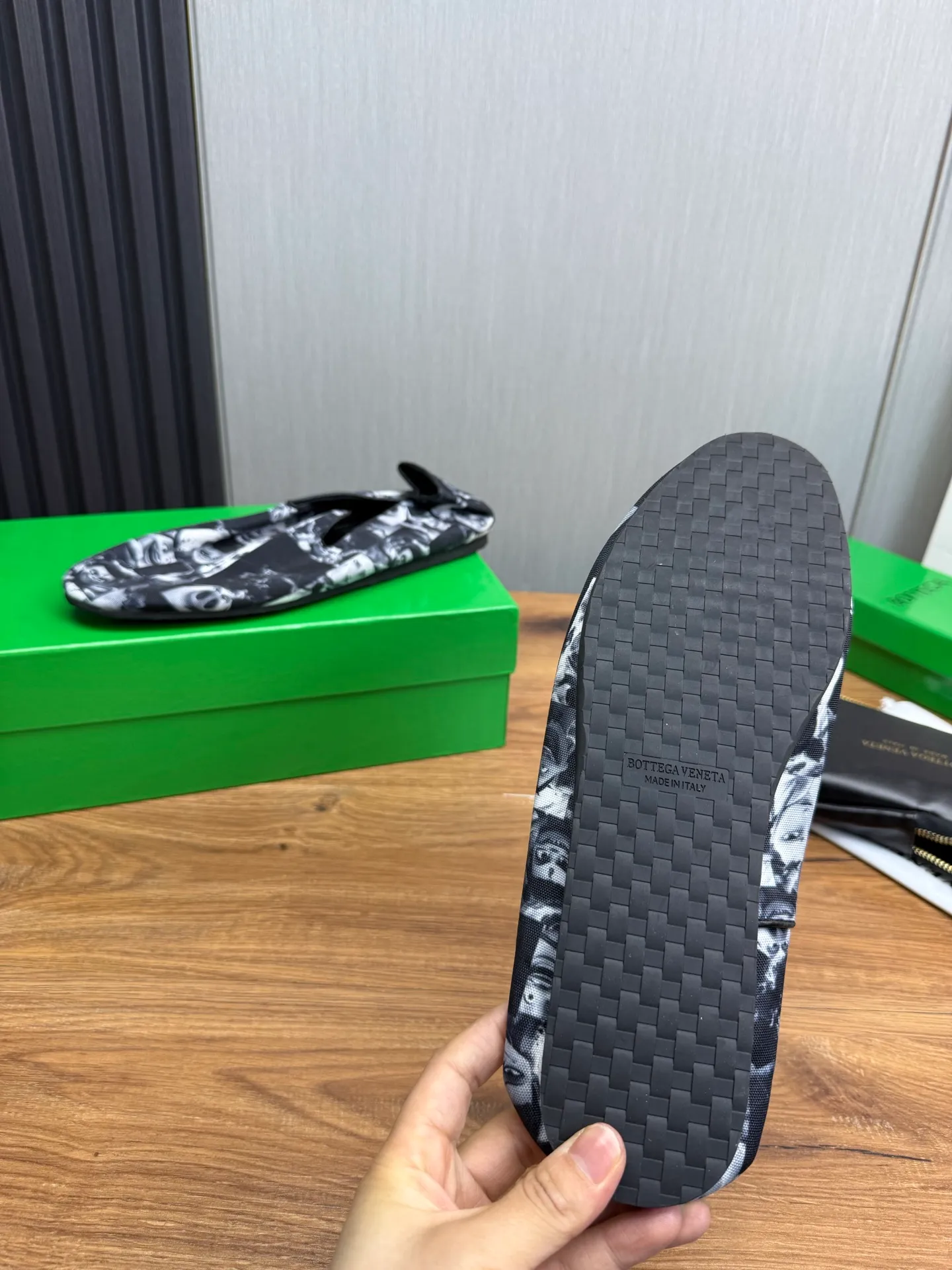 Men's shoes 💰460💰 BV - popular wallet shoes 👟 Casual, fashionable and comfortable 🔗 Good partner for travel ✅ Imported Nezha series printed fabric + imported cowhide. Original rubber outsole, available all year round 👏 Size: 38-45 (38.45 custom-made, non-refundable)